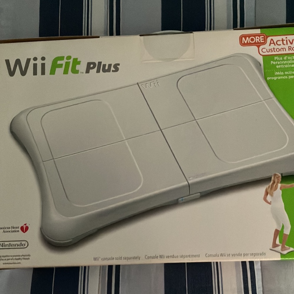 Brand New/Never Opened  Wii Fit Plus - Picture 5 of 10